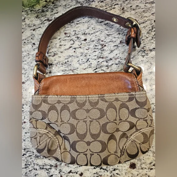 Vintage Coach Brown and Tan Signature Shoulder Bag - Picture 6 of 11